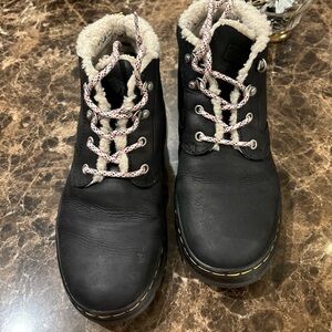 Doc dr Martens Bonny W Shearling Lined Black US 9 Medium Women’s Excellent cond